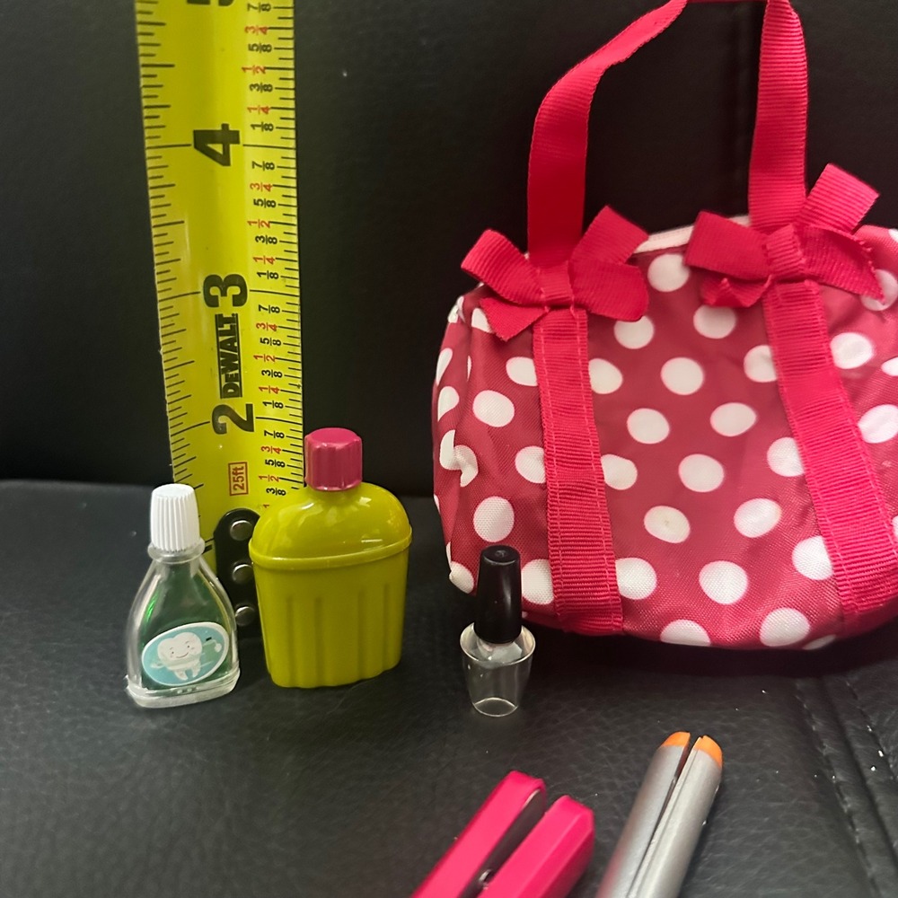 Unbranded and Our Generation Doll Overnight Bag Set - Picture 7 of 8
